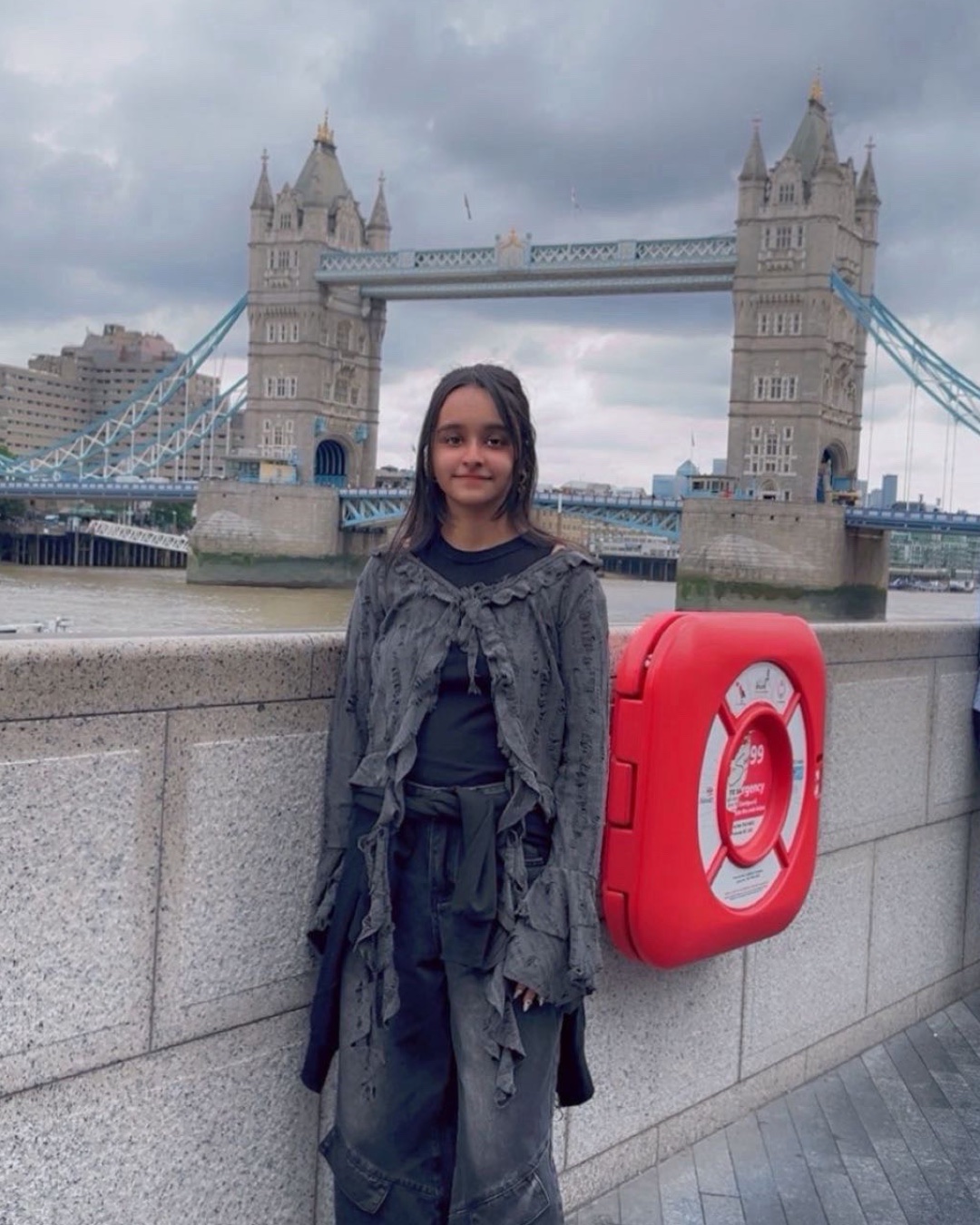 Edgy grunge vibes in London 🇬🇧⛓️ #OOTD #今日著咩