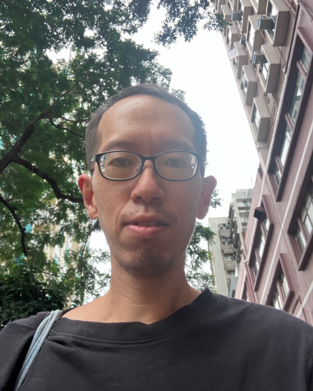 有時簡單T恤出街都可以好有型好有城市嘅感覺,配合着簡單嘅街景以及有趣的展覽,好似上次去尖沙咀看到一個有關日式服裝的Pop up shop,你都可以成為其中一員